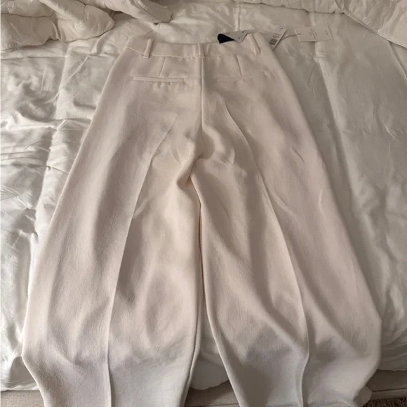 Aritzia Effortless Pant in size 2 - Picture 9 of 10